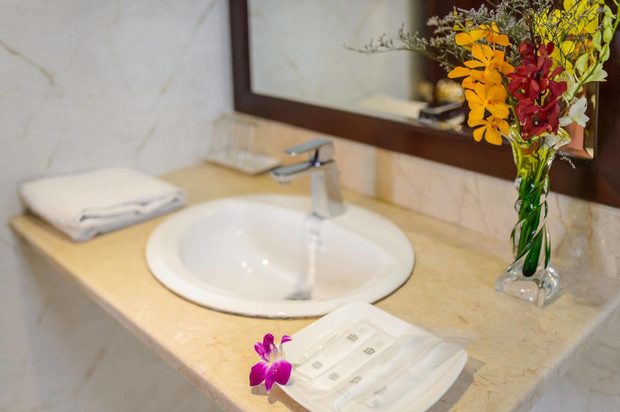 Iris Hotel Da Nang