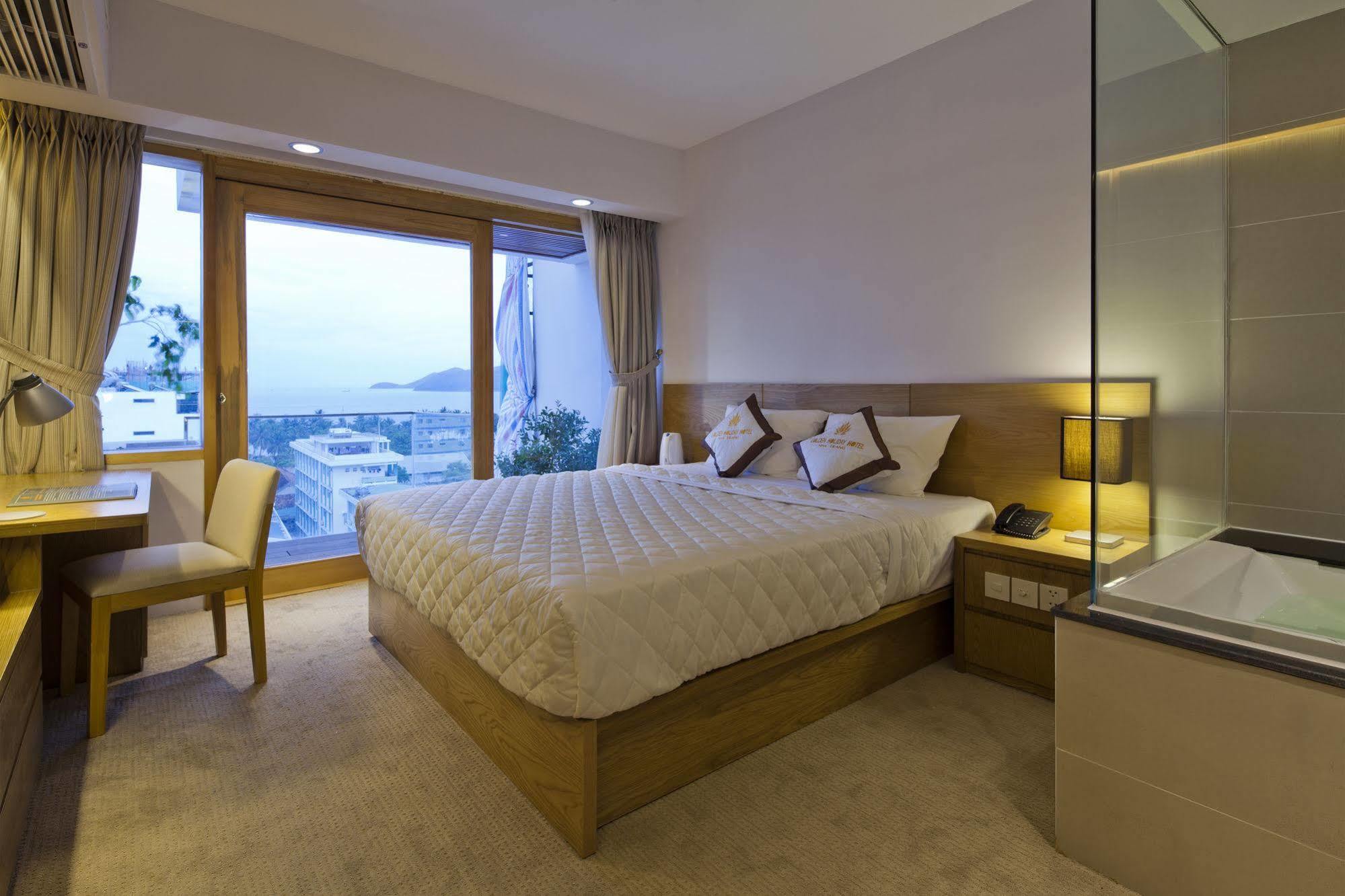 Golden Hotel 3*