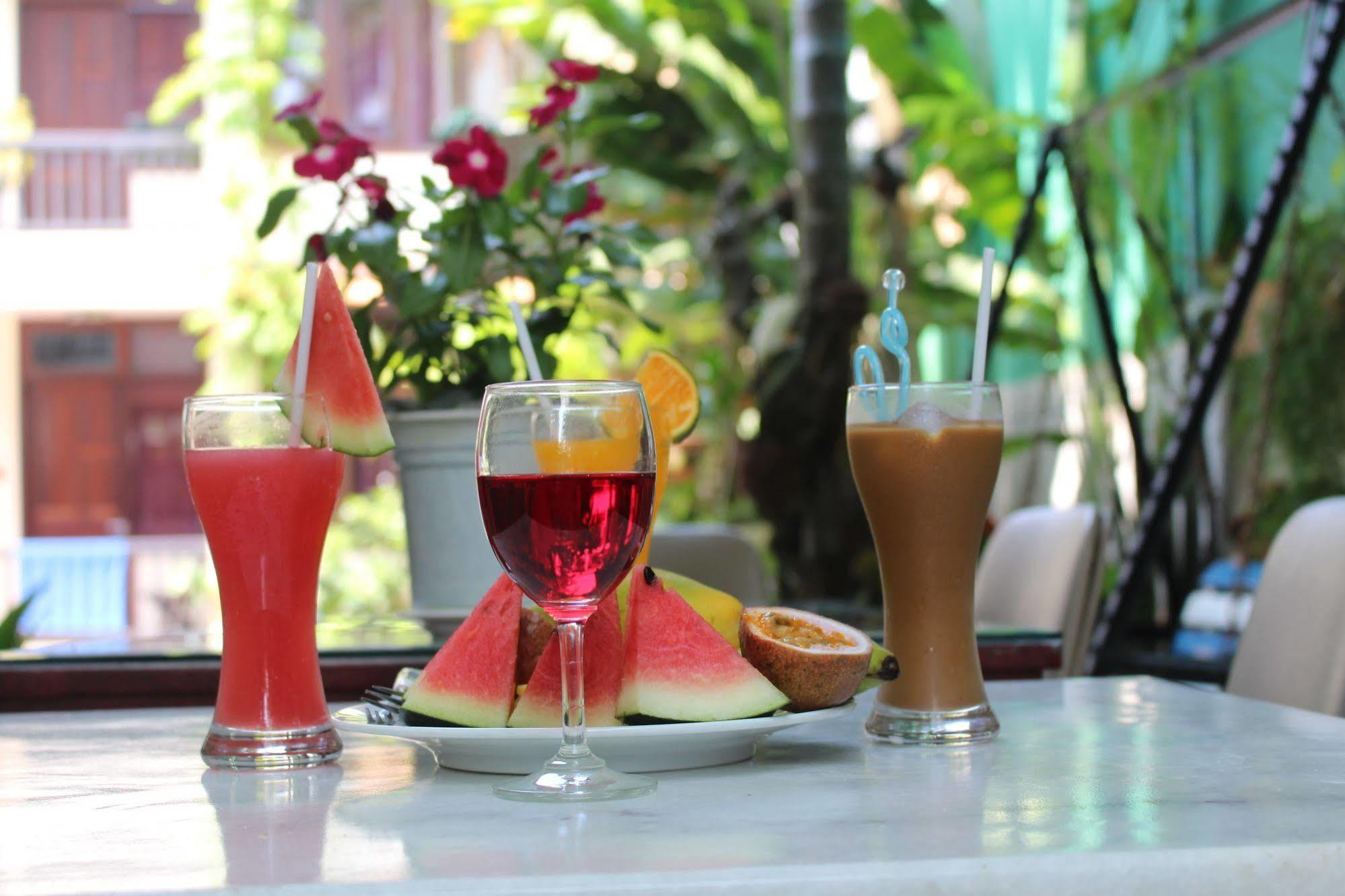 Biệt thự Riverside Oasis *