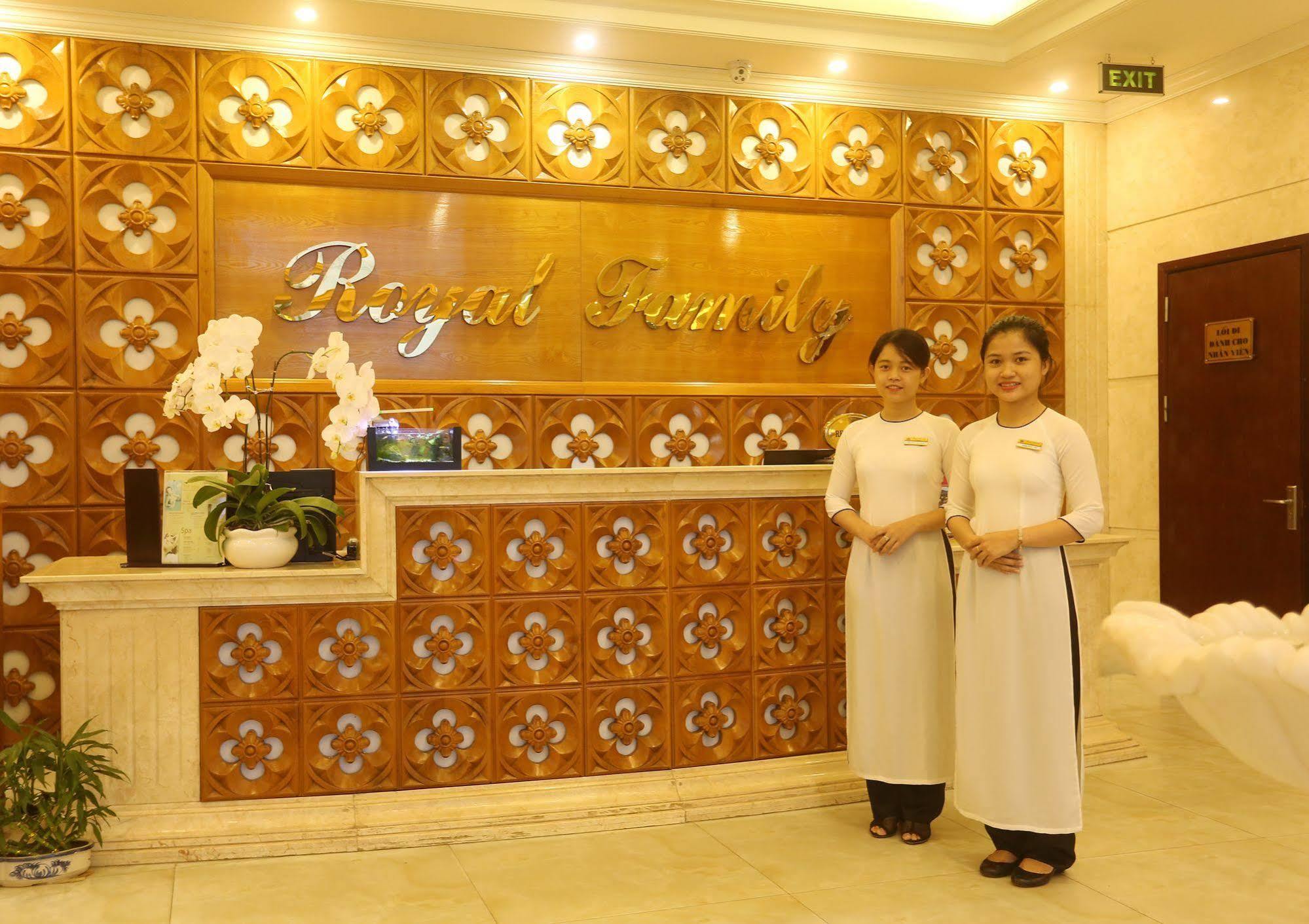 Royal Family 4*