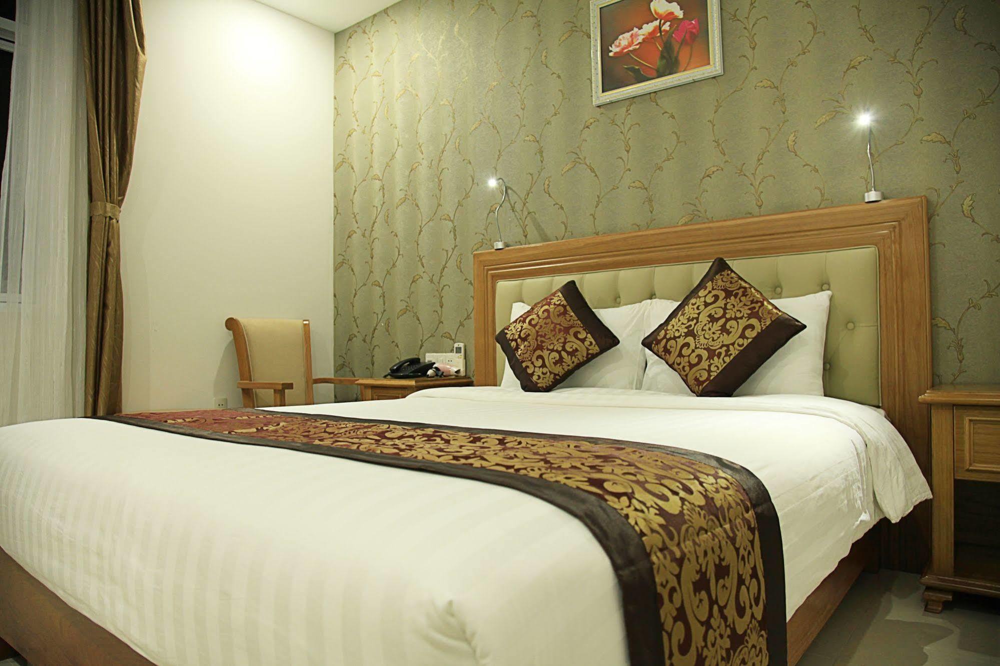Royal Family Hotel