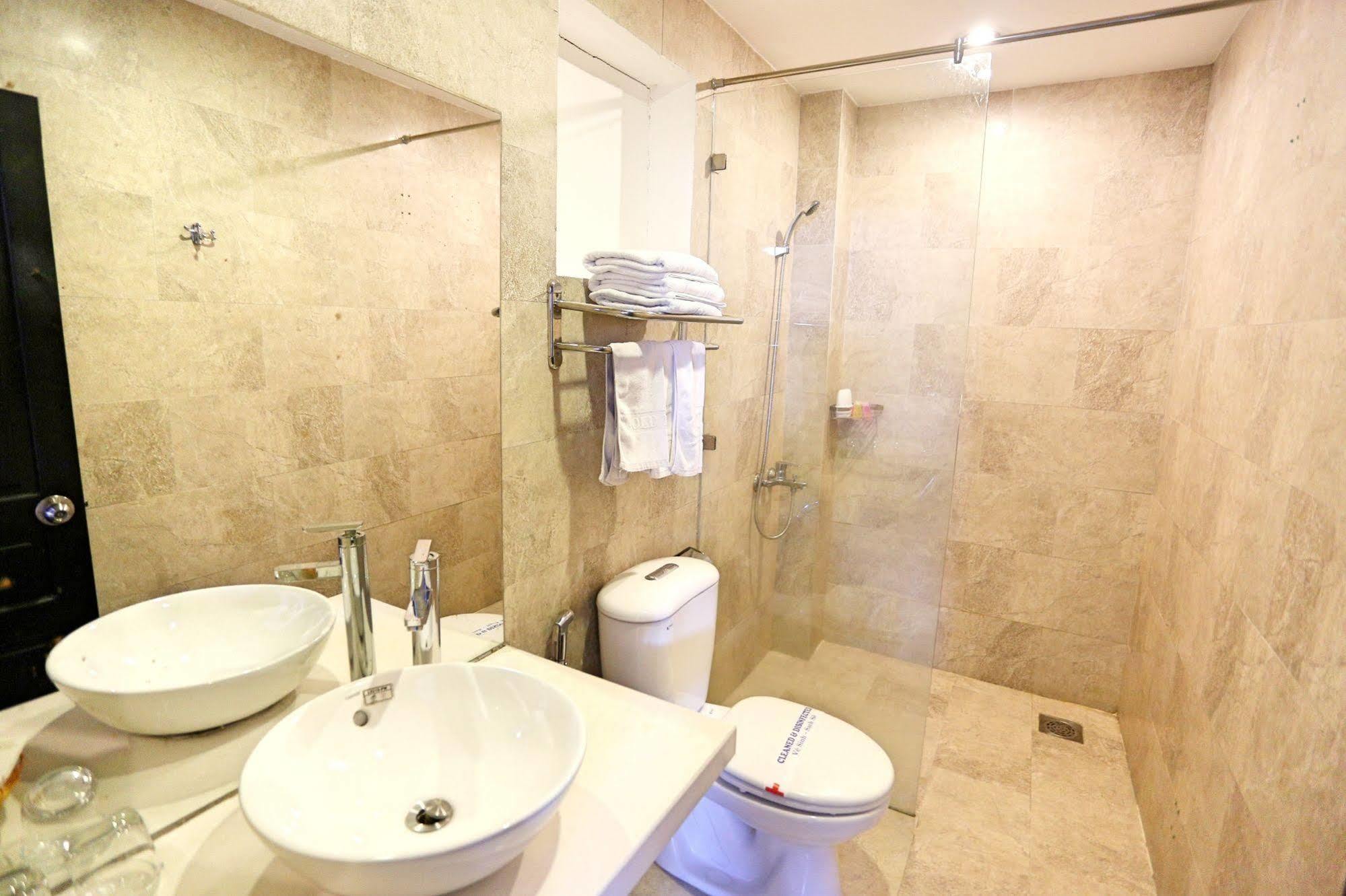 Hotel Peace Town 3*