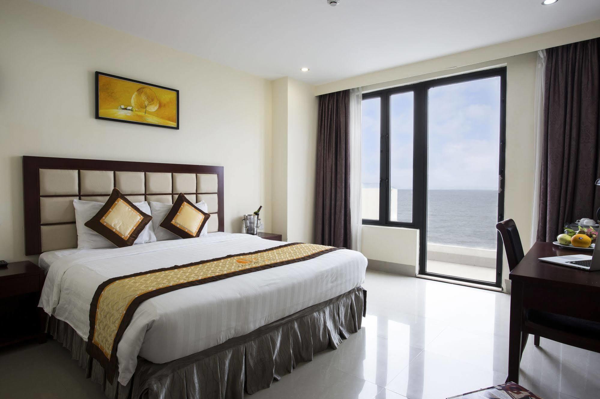 Sea Front Khách sạn Đà Nẵng