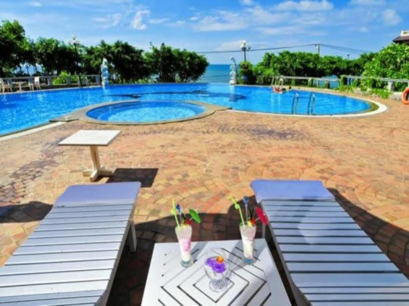 Beachfront Khách sạn