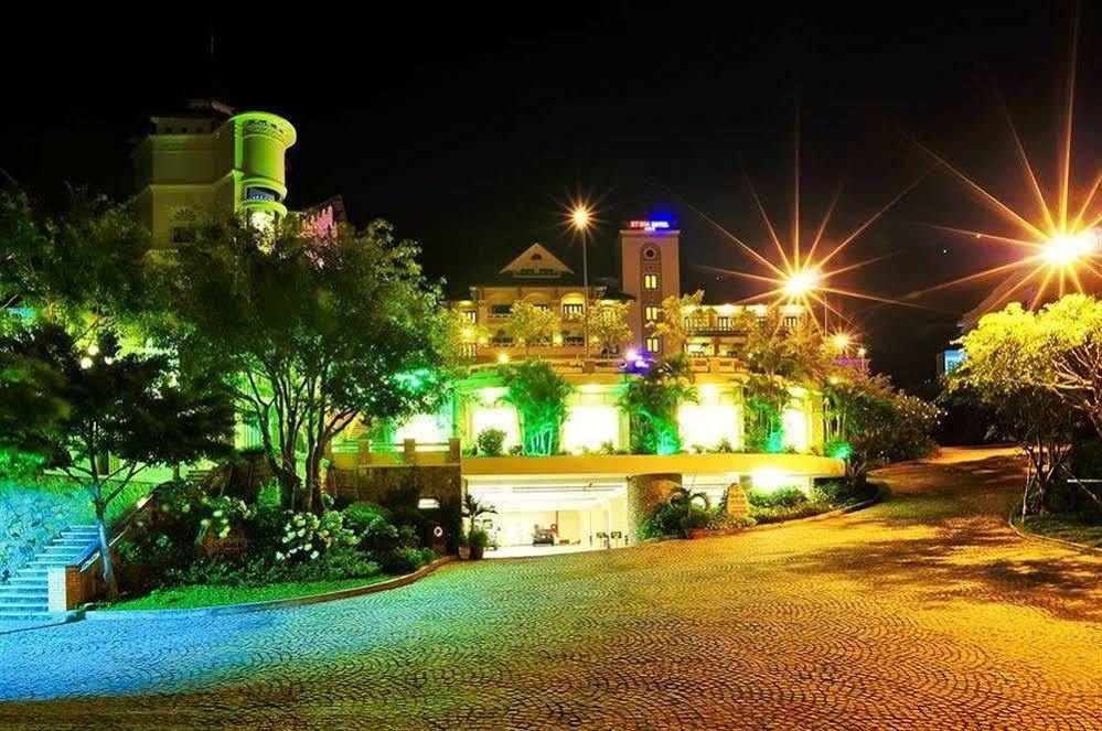 Beachfront Khách sạn 3*