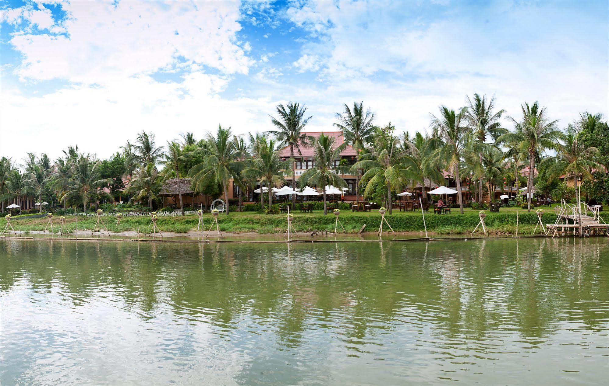 Vinh Hung Riverside Resort&spa Resort 4*