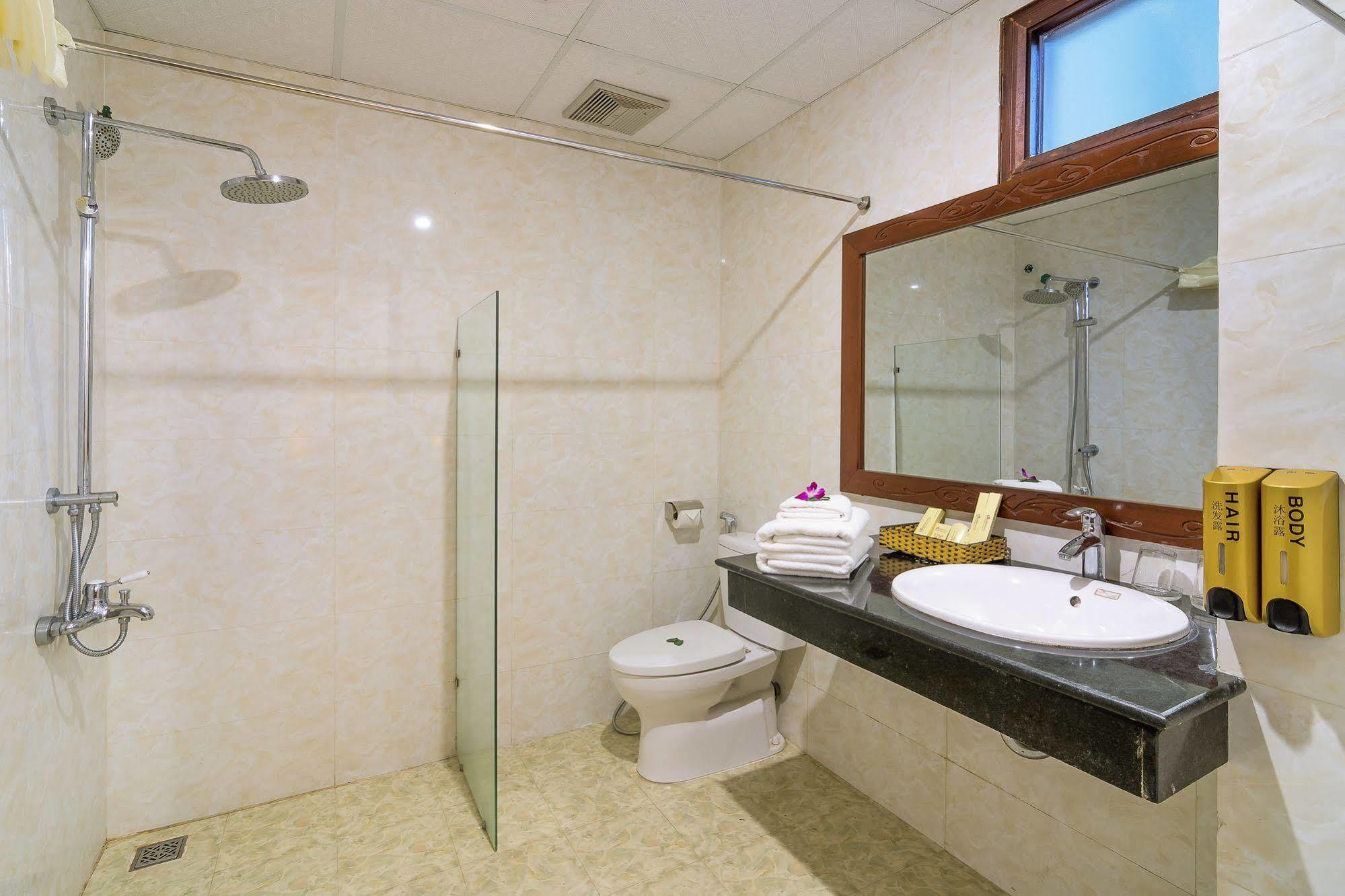 Orchid Hotel 3*