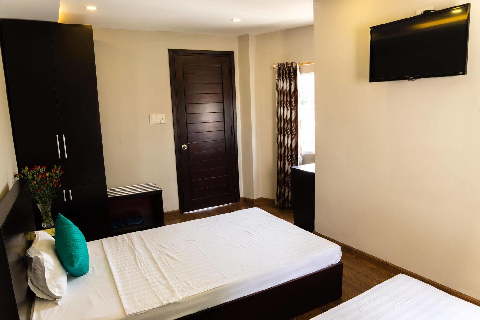 Cosmos By Ht Hotel 2*