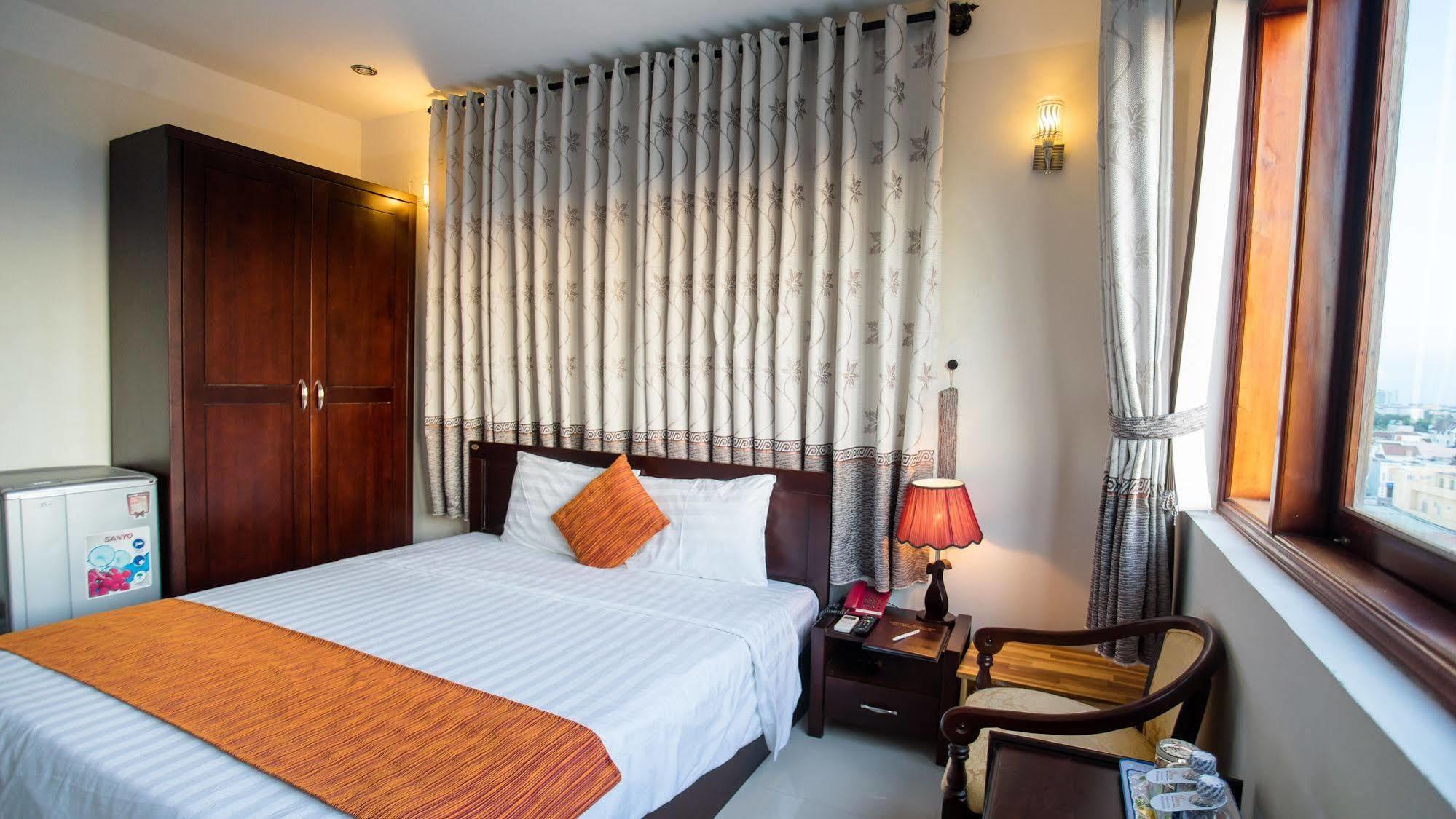 Dream Hotel
