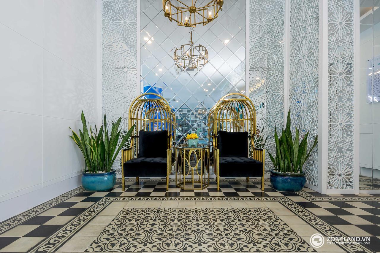 Hotel Zoneland - Flora & 3*