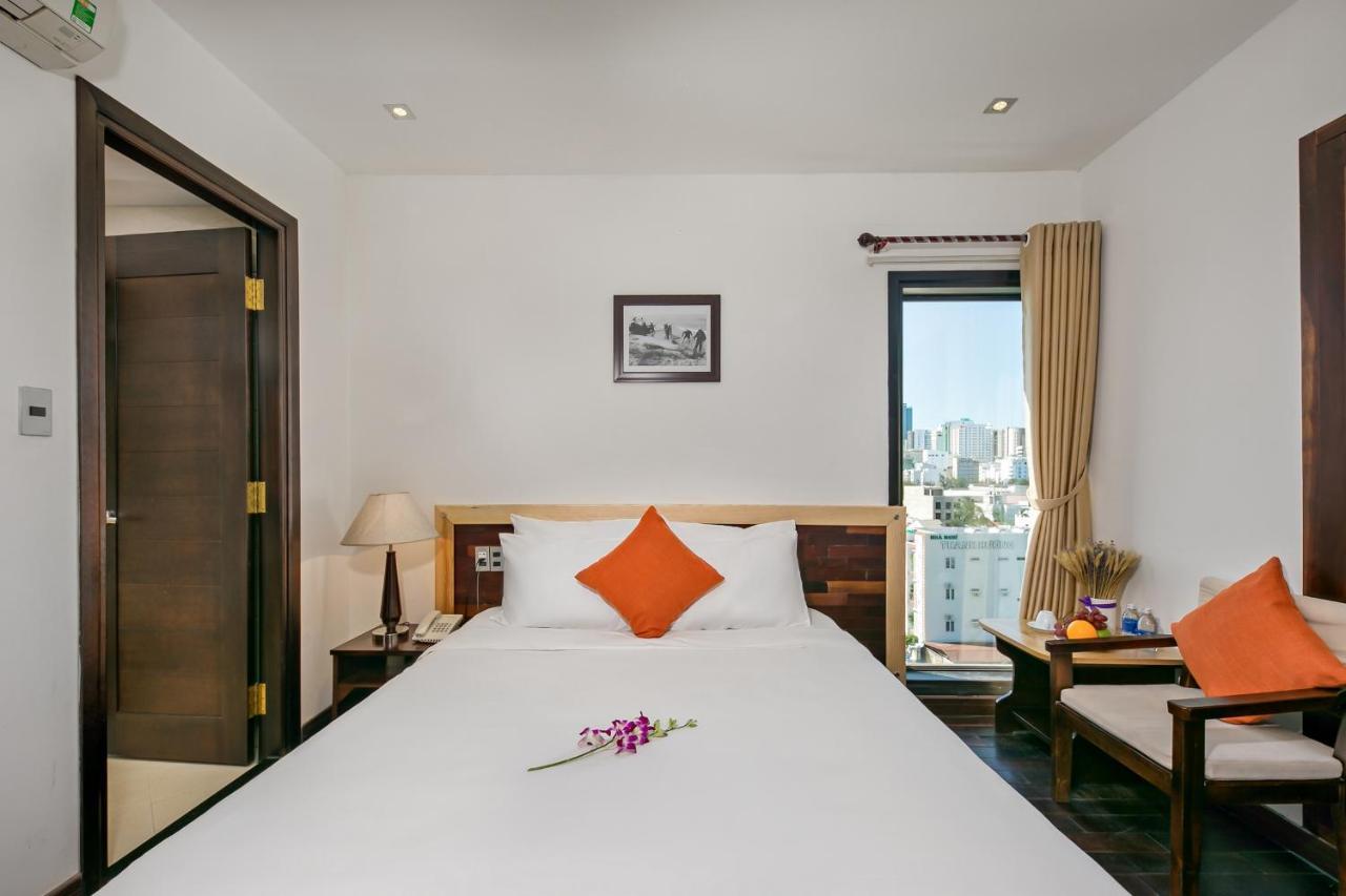 Sea Flower Hotel