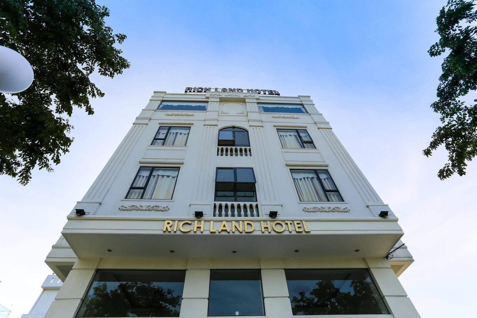Hotel Rich Land