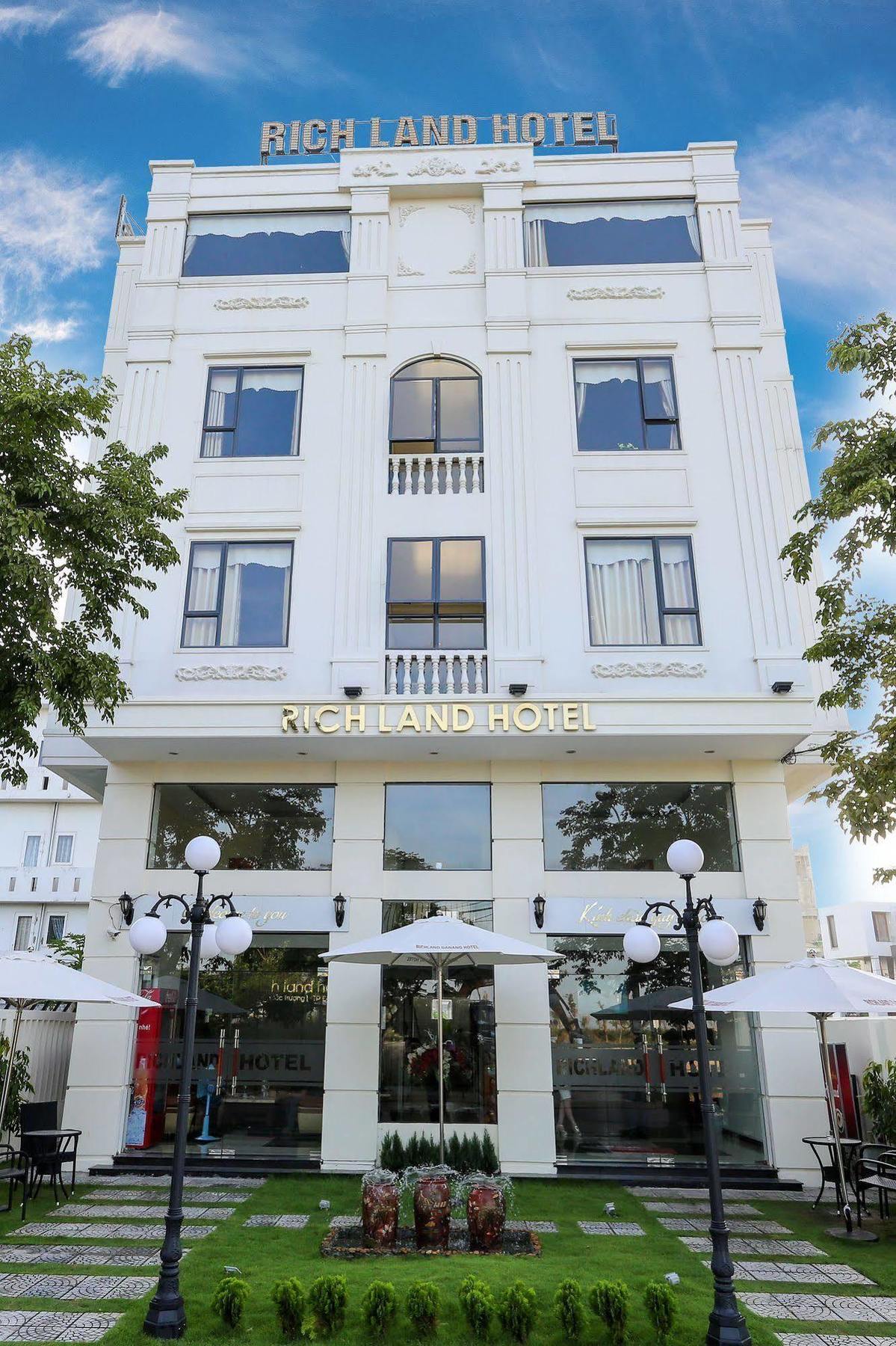 Rich Land Hotel 2*