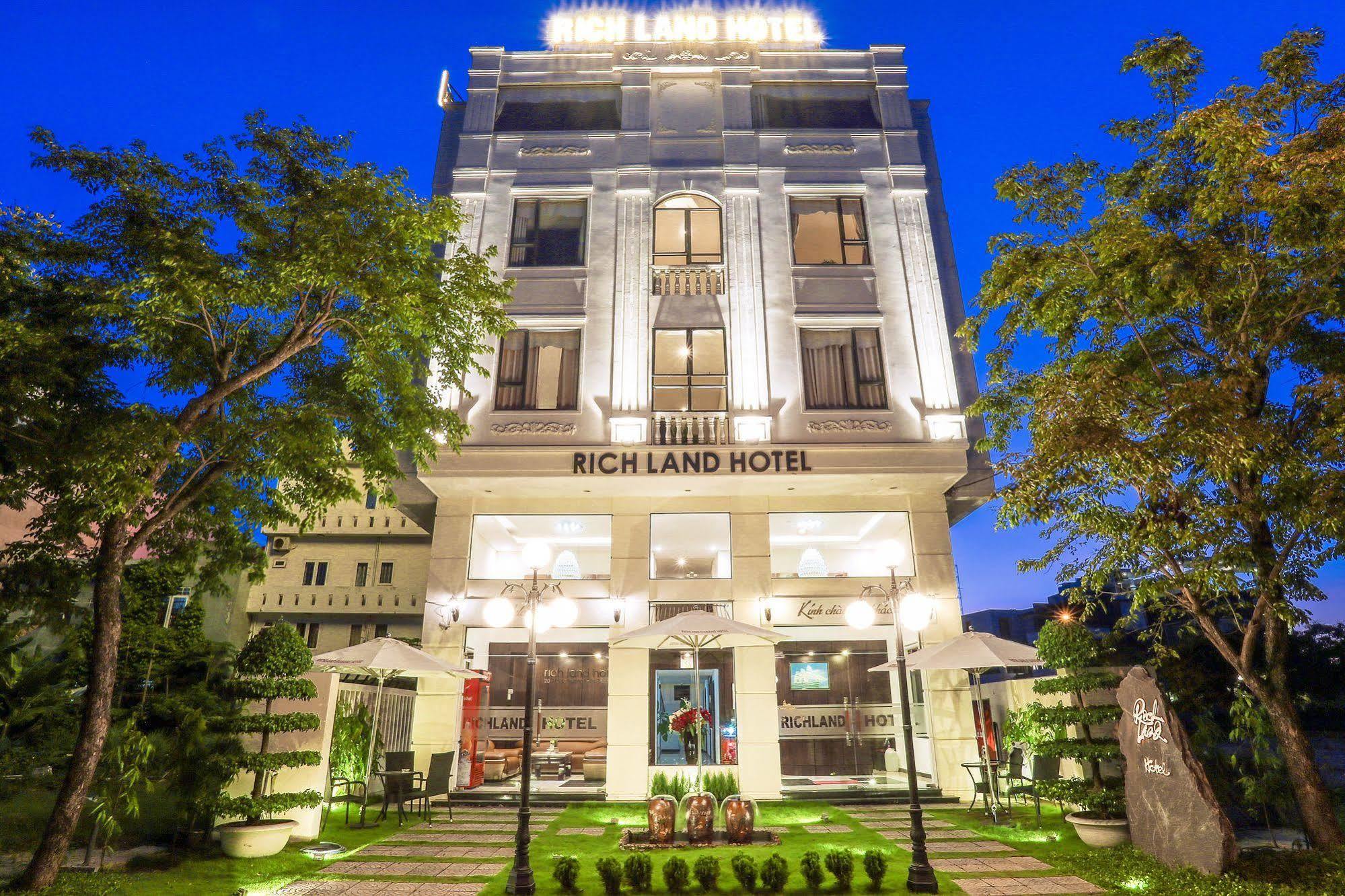 Rich Land Hotel 2*