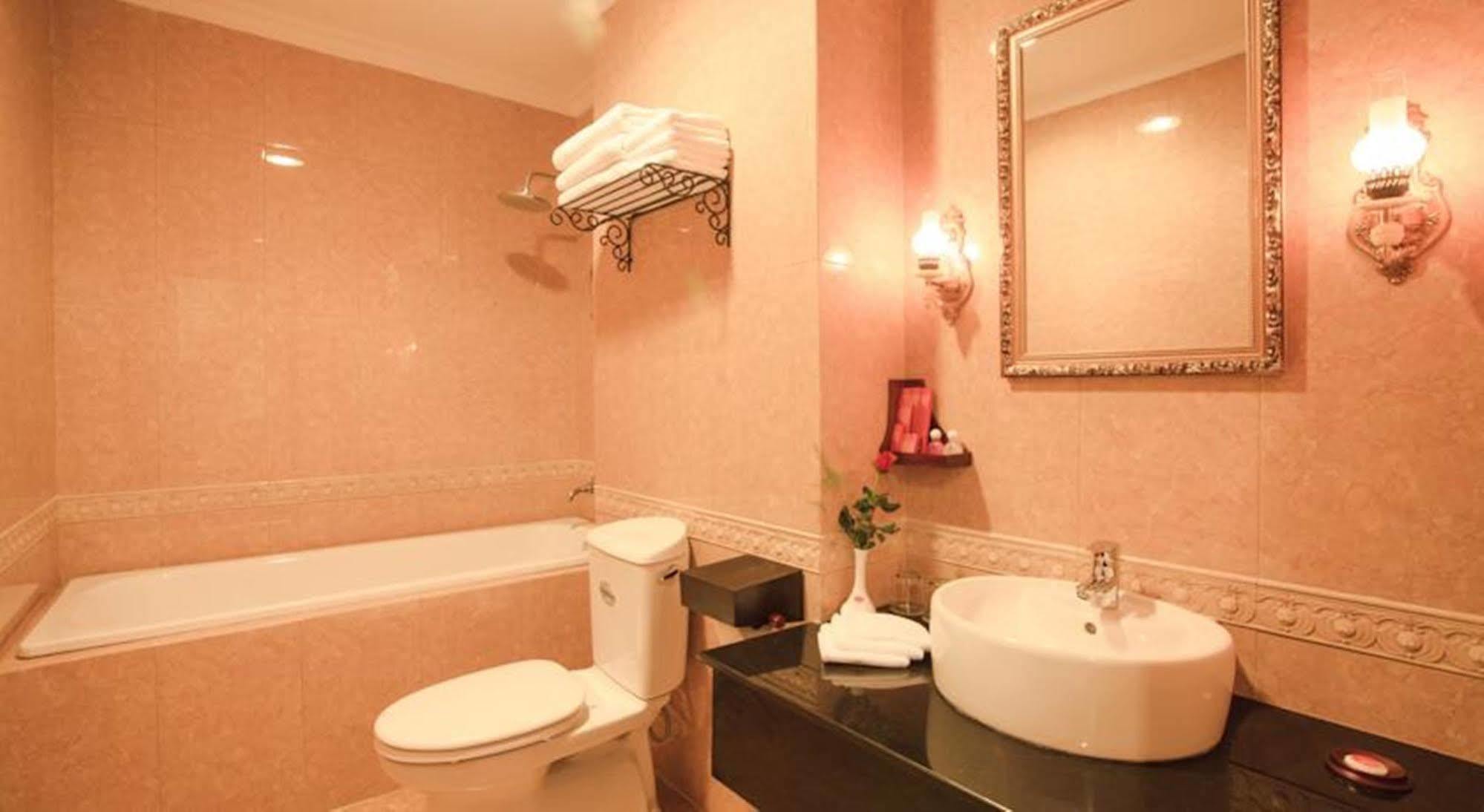 Den Long Do Hotel Nha Trang