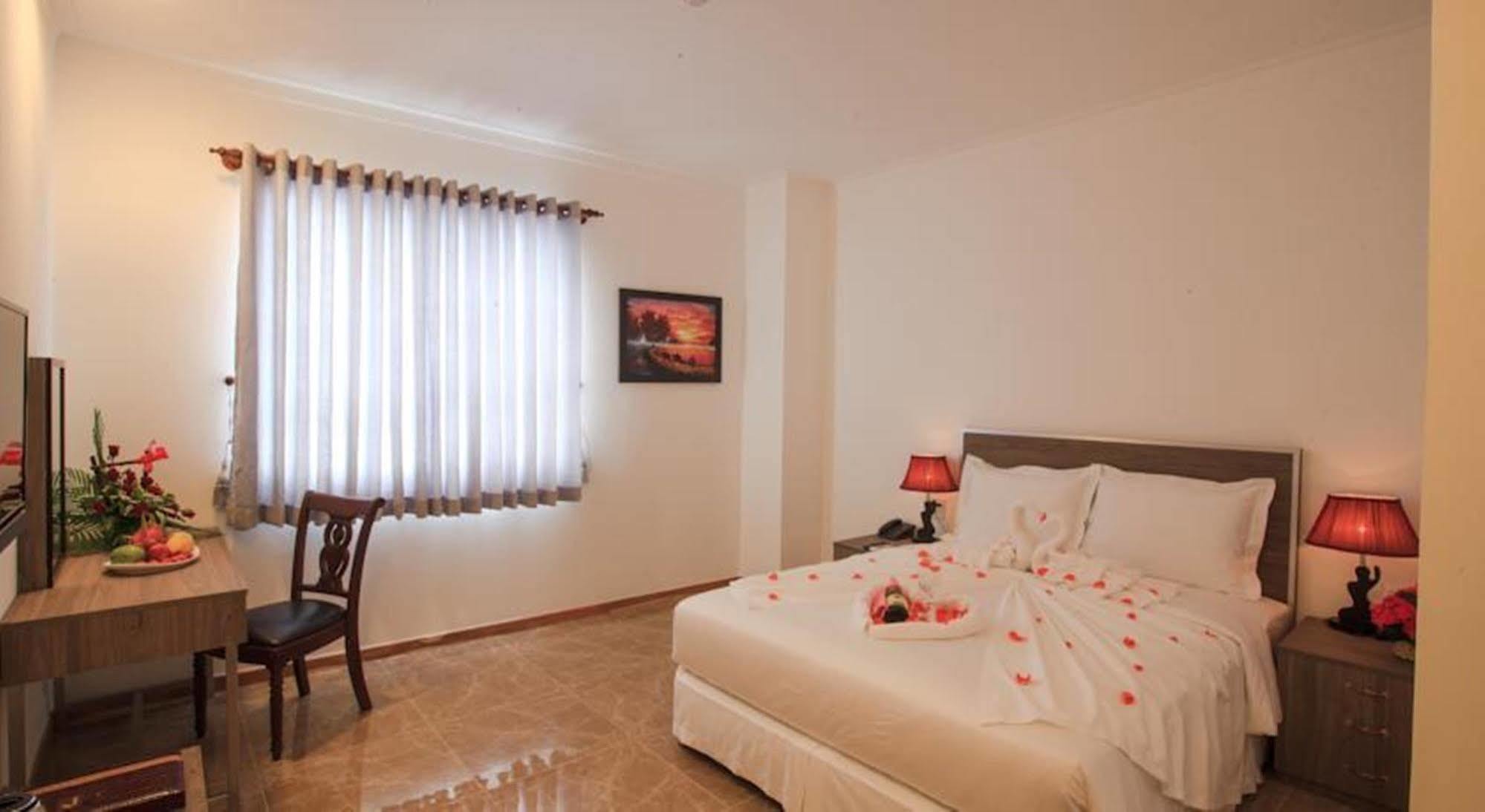 Den Long Do Hotel Nha Trang
