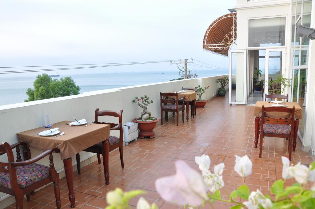 Nathalie's 3*