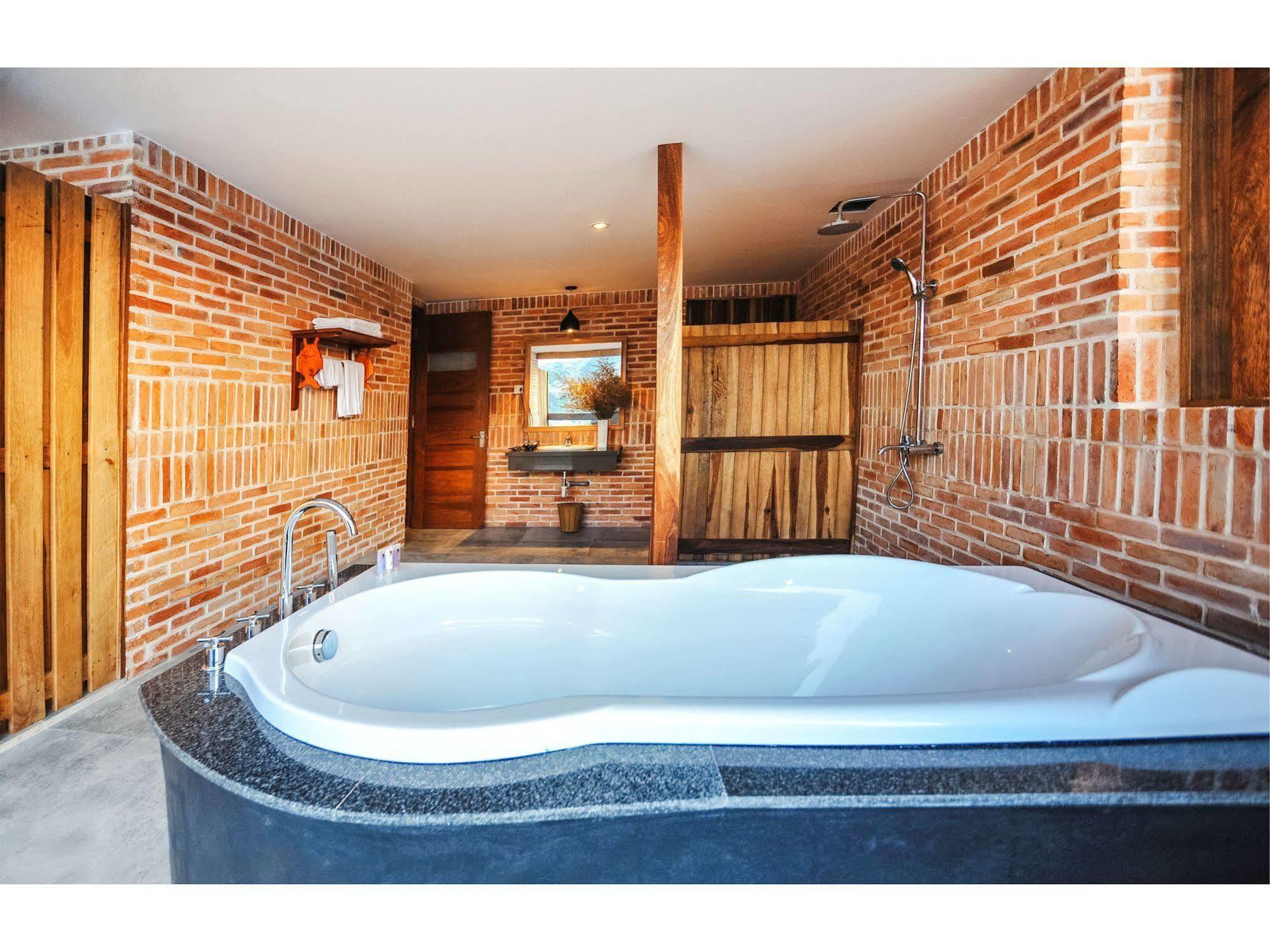 Boutique Seasing Khách sạn Nha Trang