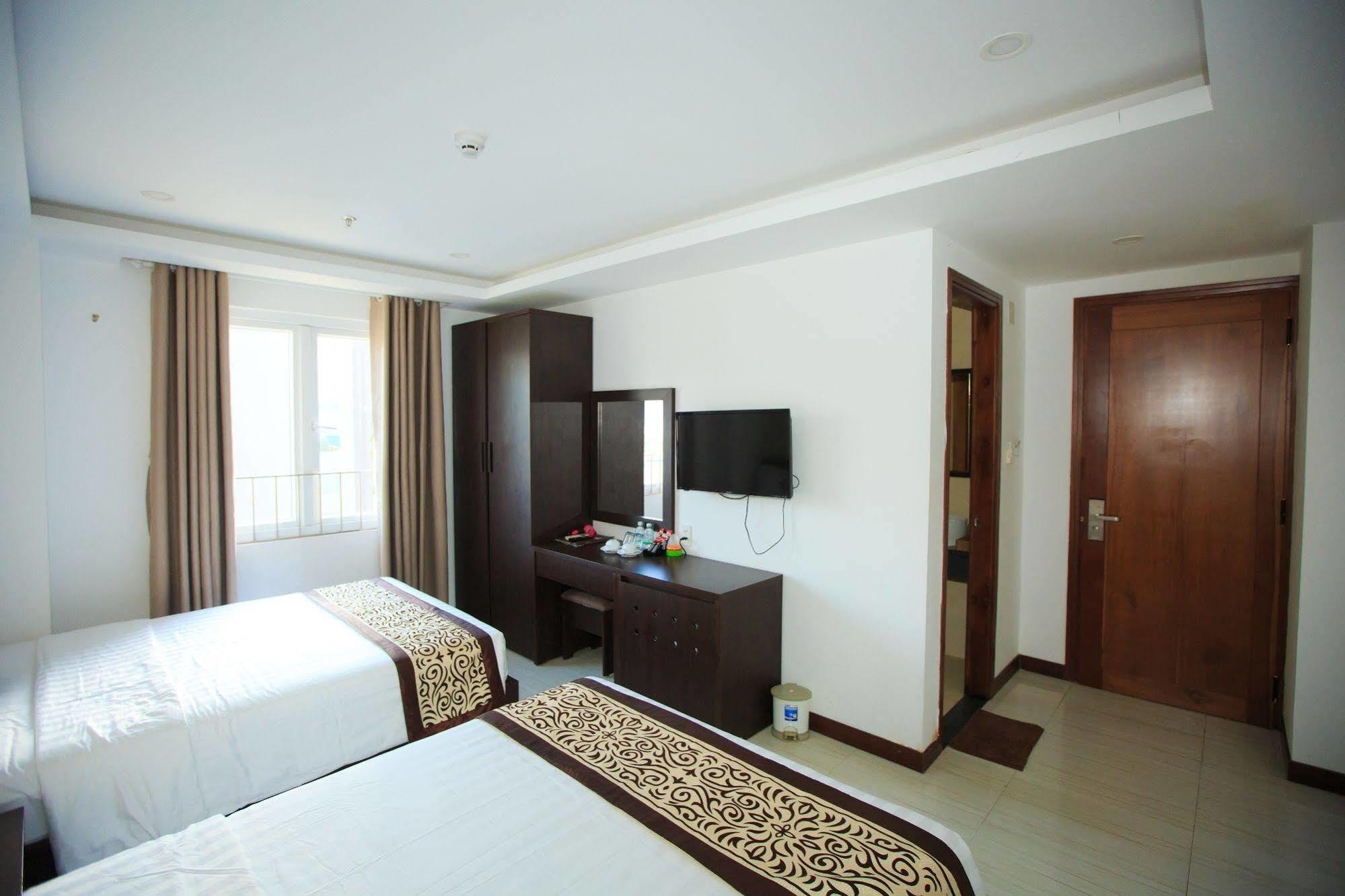 Lucky Star Hotel 3*