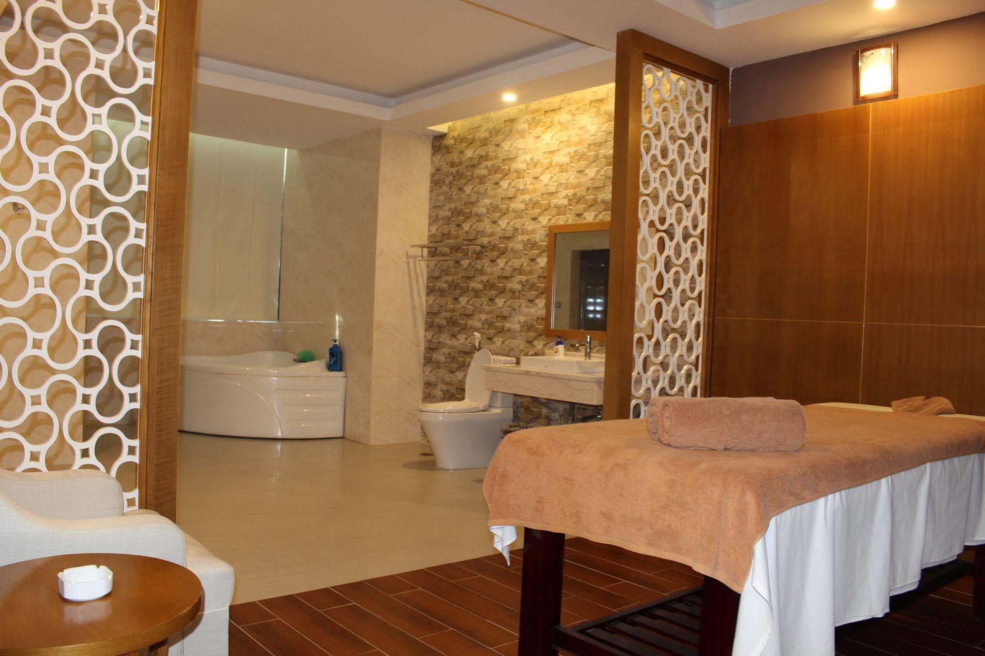 Muong Thanh Cua Dong 3*