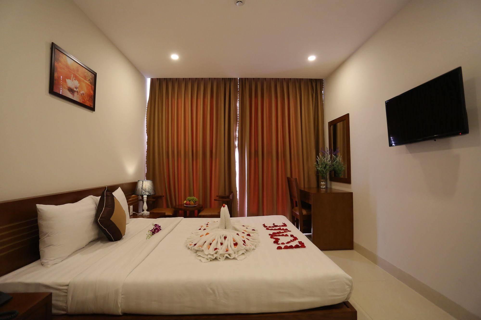 Golden Light Da Nang Hotel 4* Đà Nẵng