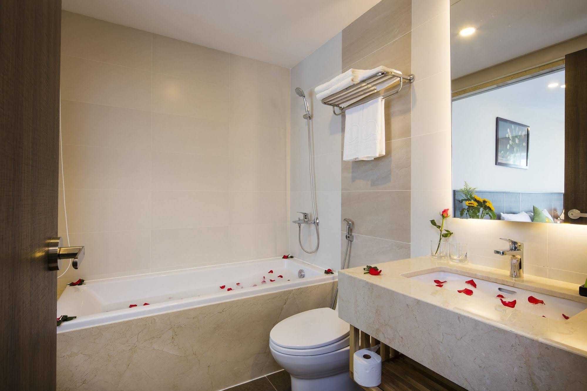 B&n Hotel 4*