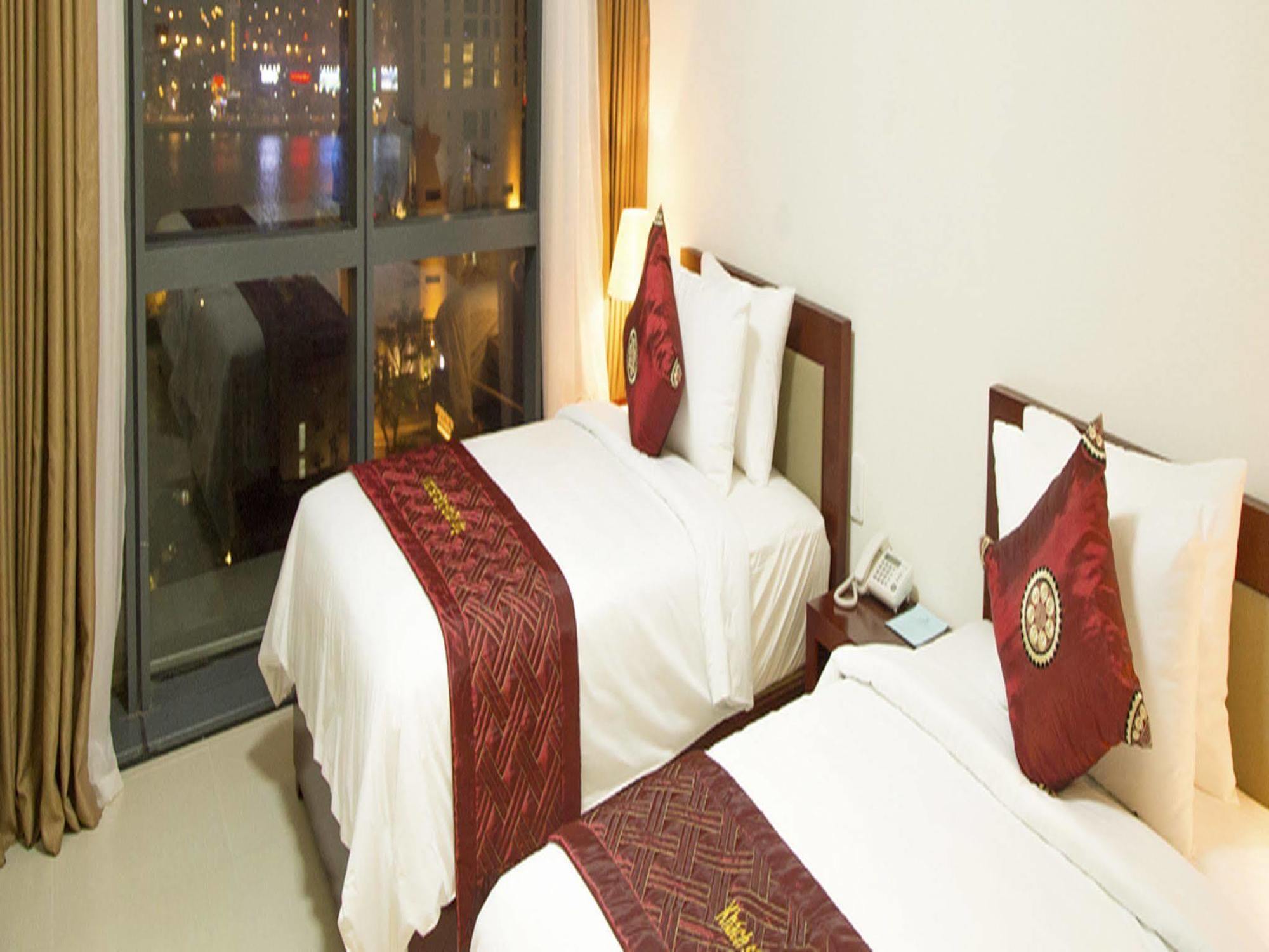 Hotel River