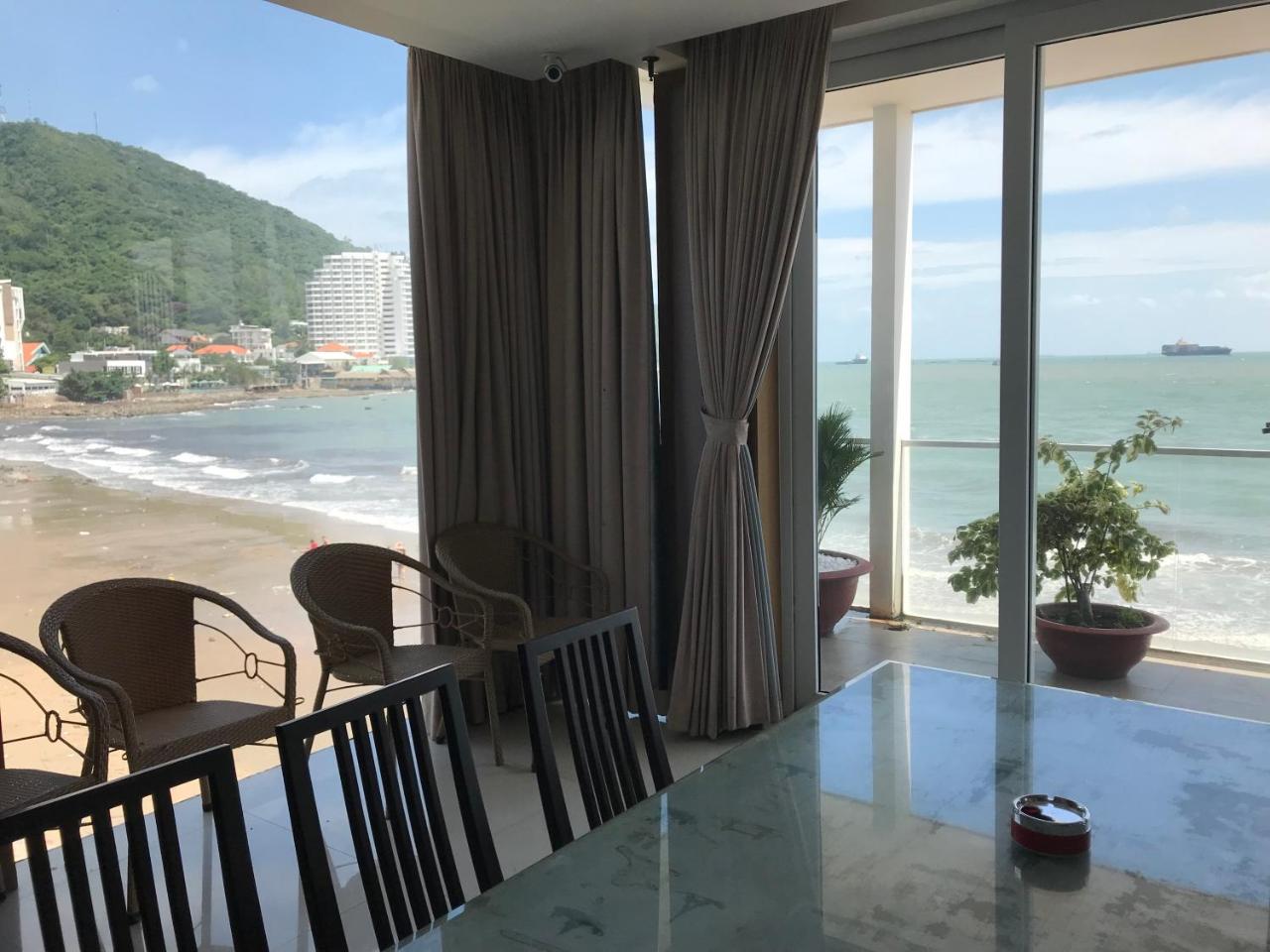 Bai Sau House