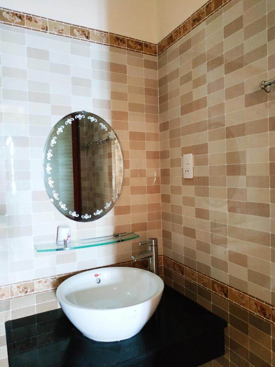 Ngoc Anh Hotel *