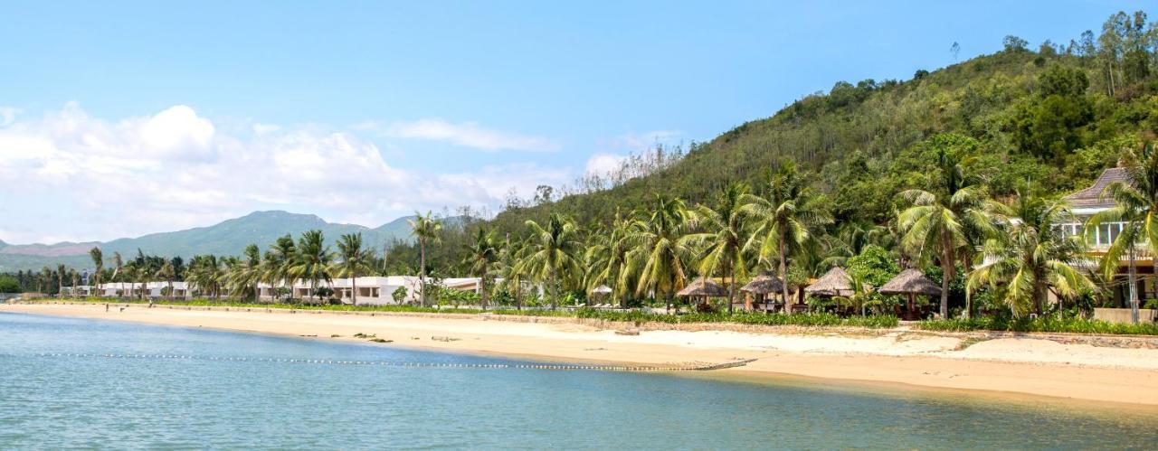 Resort Que Toi Village Phu Yen Song Cau