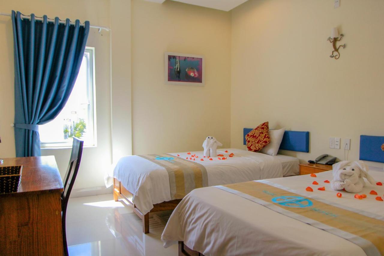 Blue Hotel
