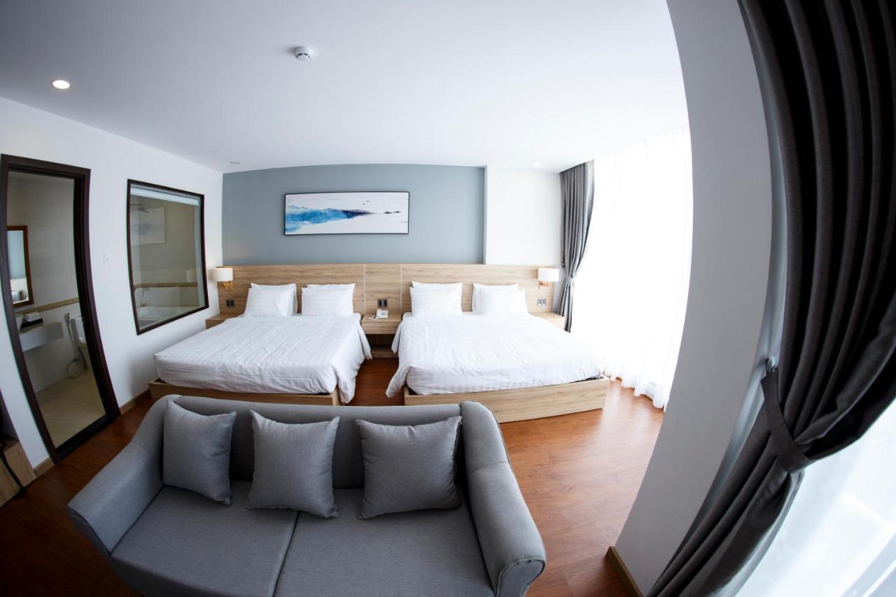 Lily Hotel