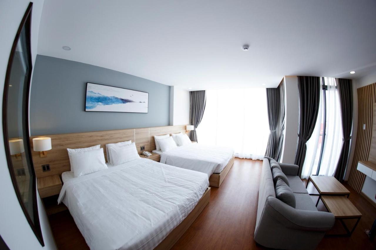 Lily Hotel