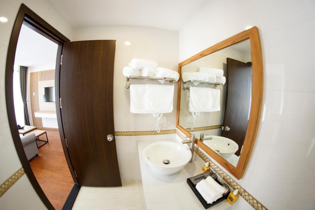 Lily Hotel