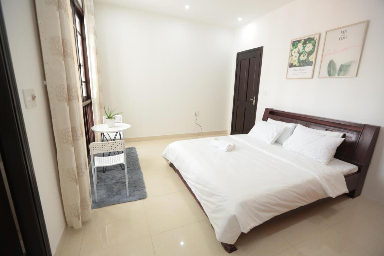 Ben Villa-3' Walk To My Khe Beach. Da Nang