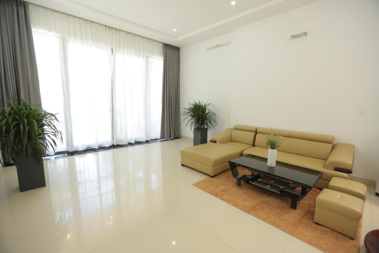 Ben Villa-3' Walk To My Khe Beach. Villa Da Nang
