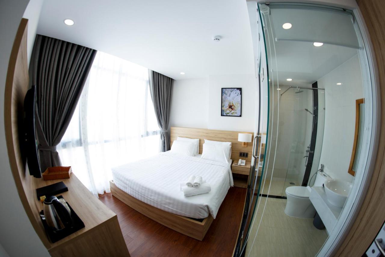 Lily Hotel