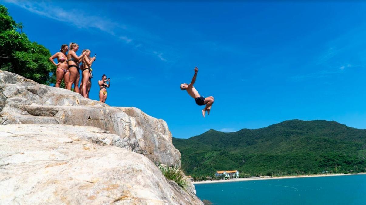 Hostel Vietnam Backpacker Hostels - Ninhvana