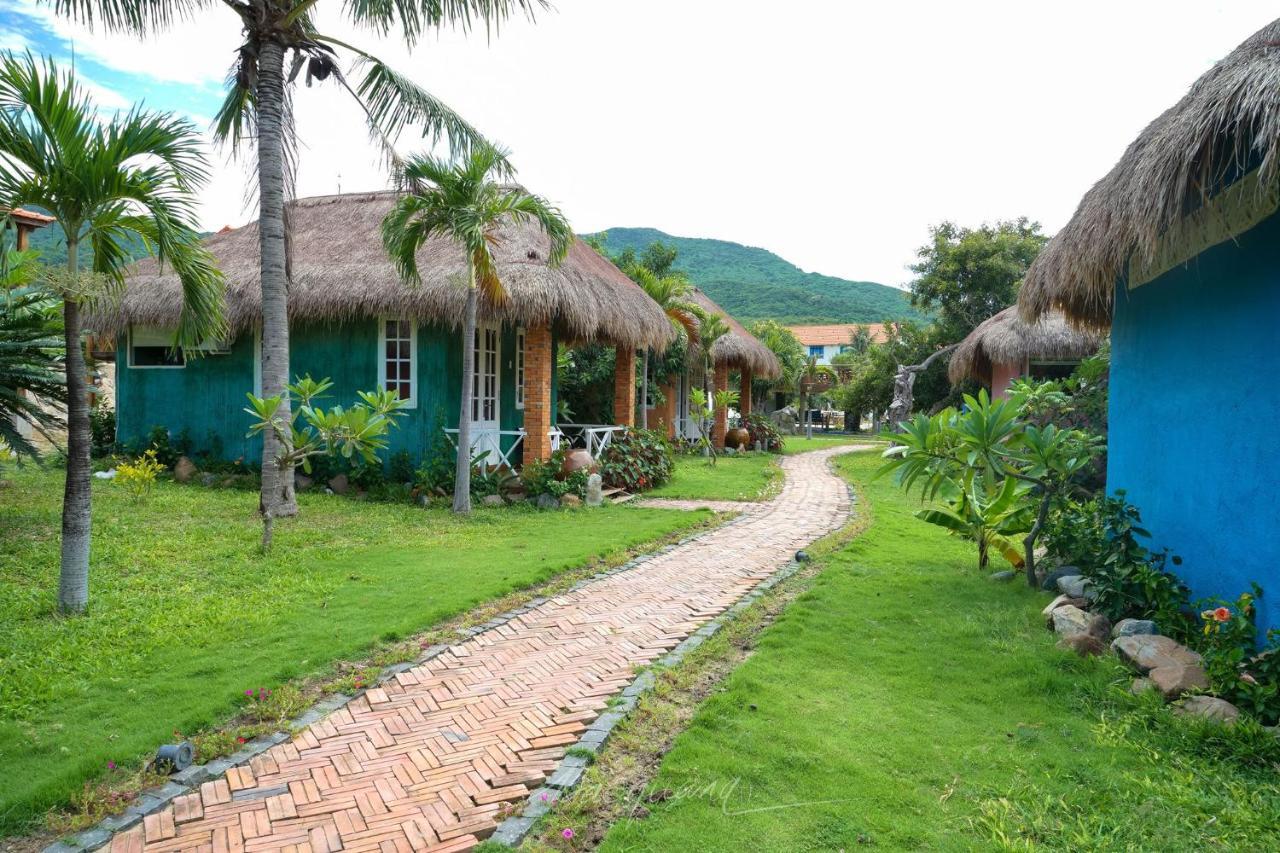 Vietnam Backpacker Hostels - Ninhvana *