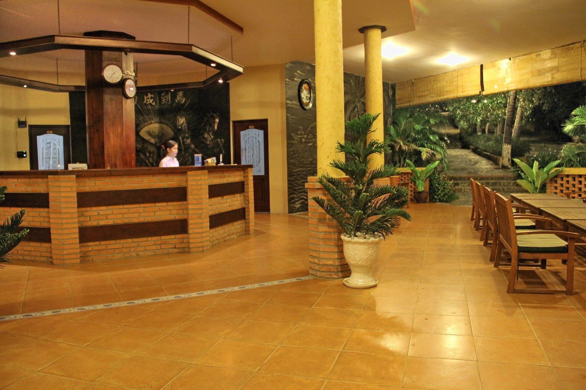 Nang Hon Rom Hotel