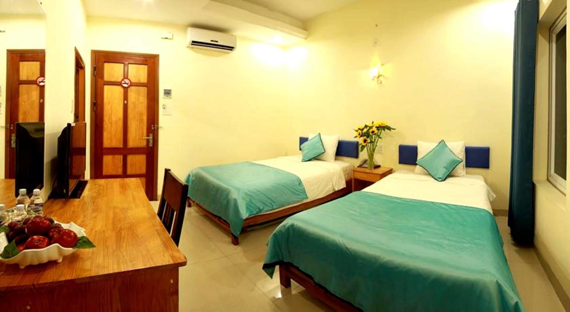 Blue Hotel