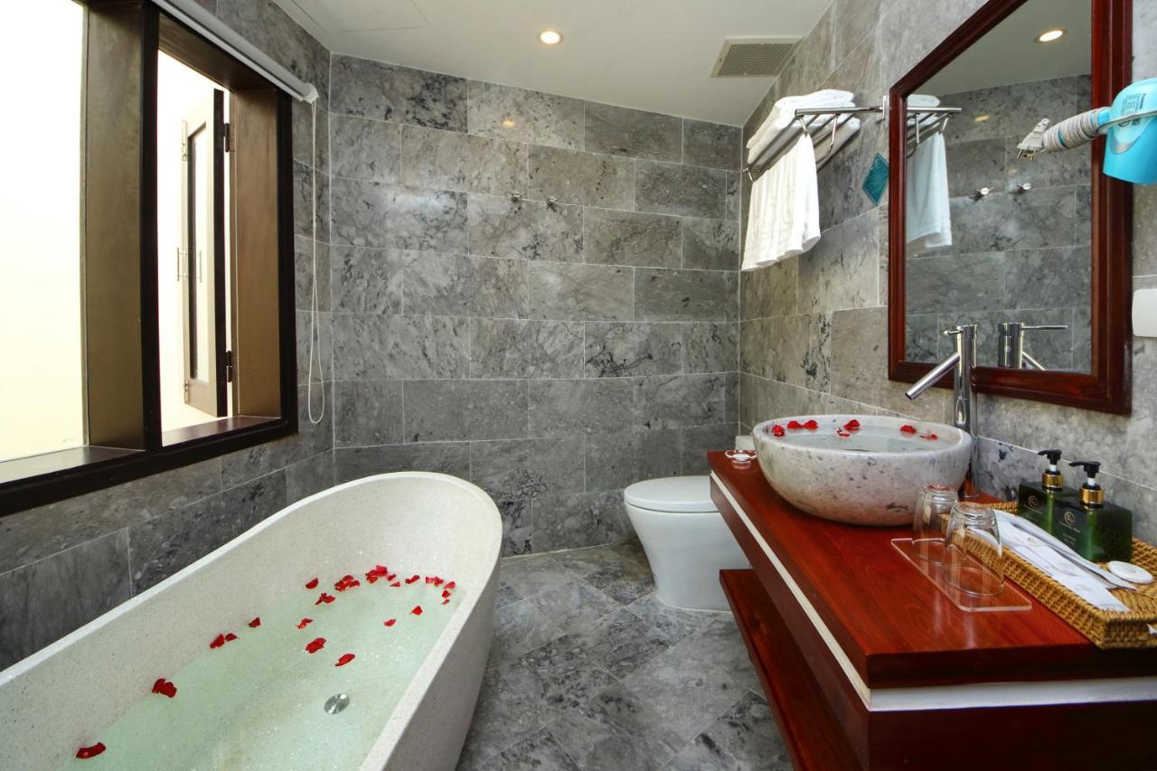 Threeway Riverside Khách sạn 3*