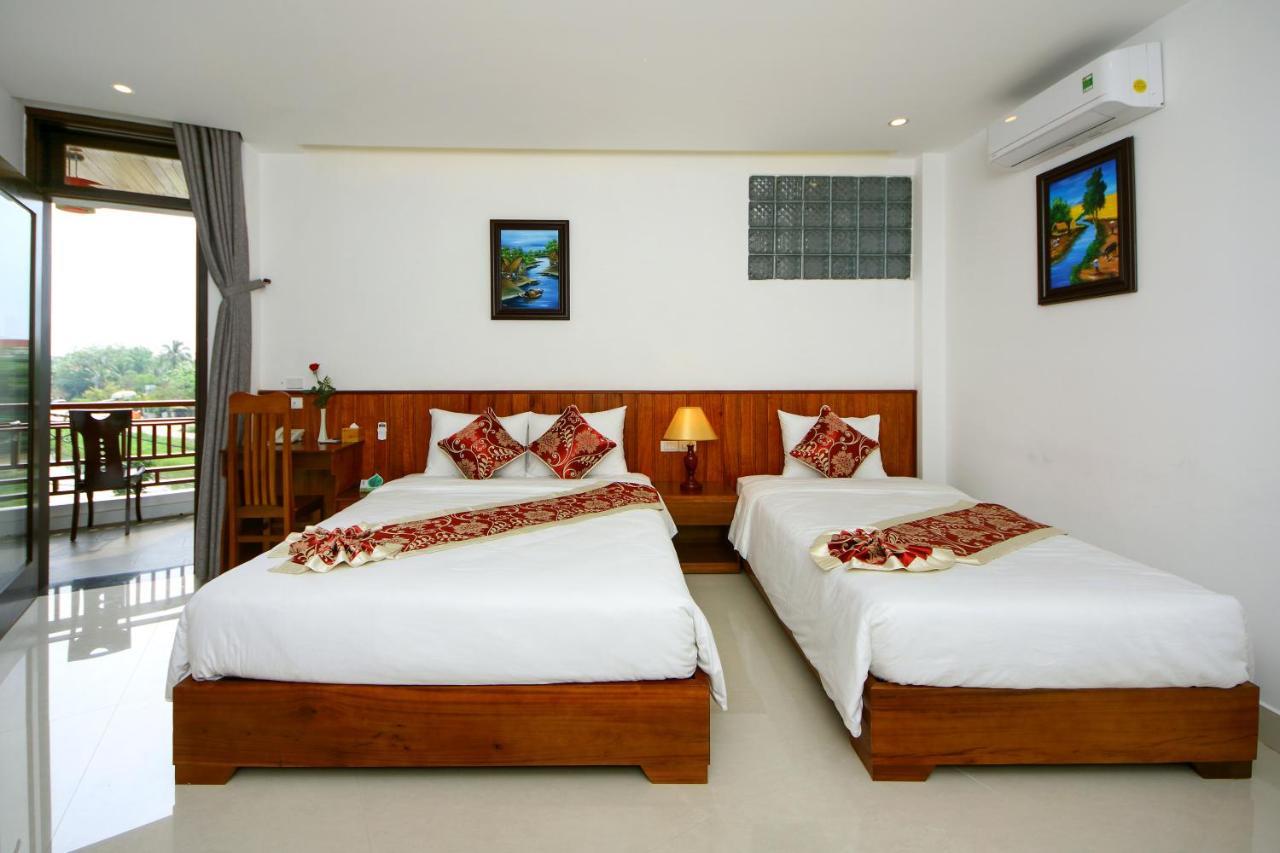 Threeway Riverside Khách sạn