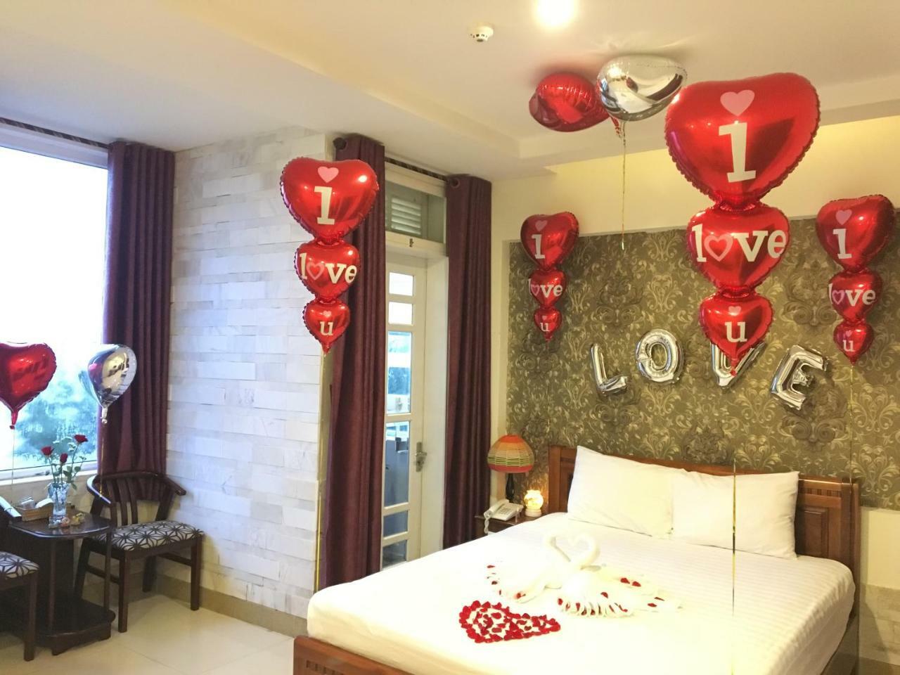 Whale Ocean View Hotel 2*