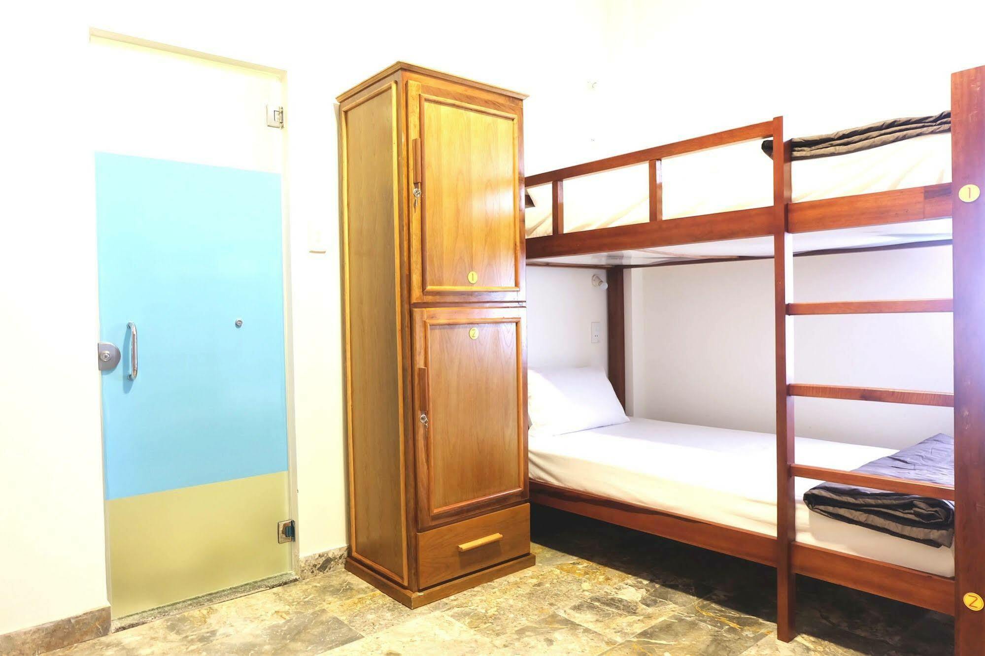 Glocal Beachside Hostel Da Nang