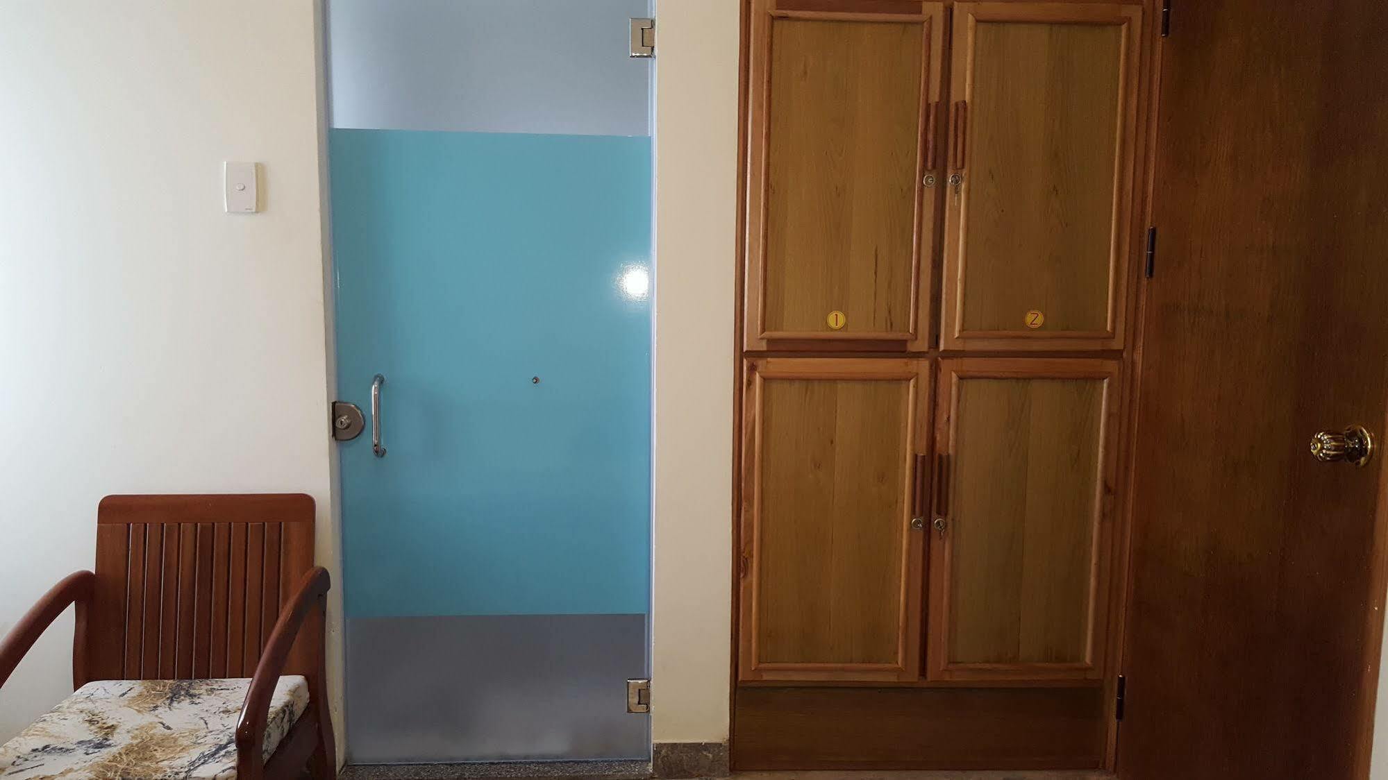 Glocal Beachside Hostel *