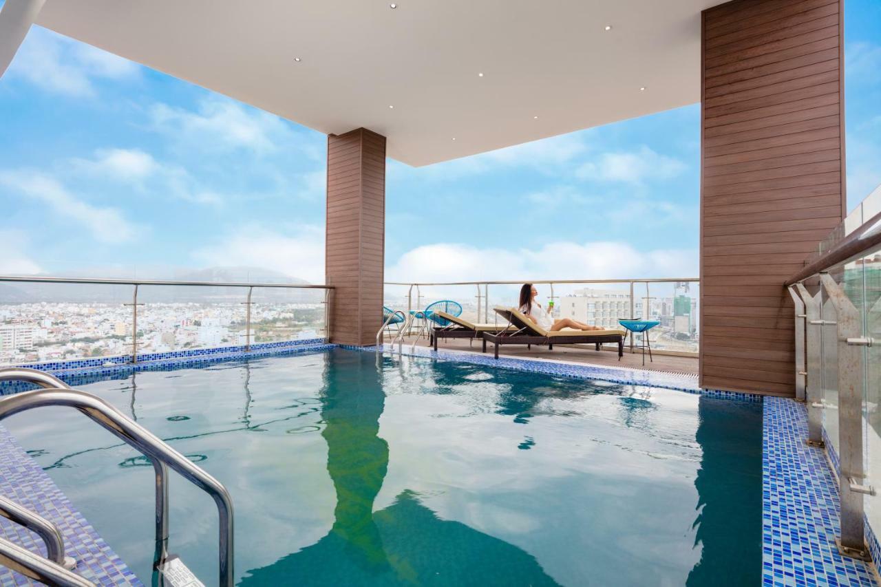 Hotel Crown Nha Trang
