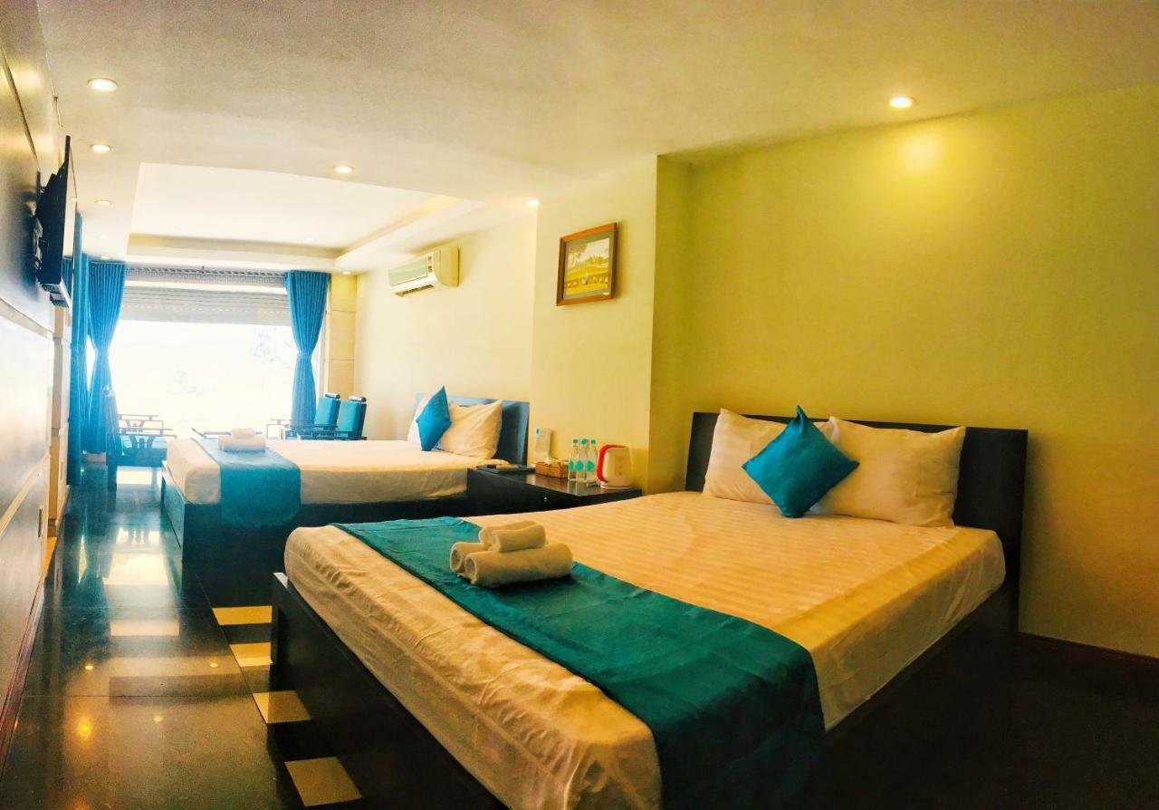 Hotel Whale Ocean View 2*
