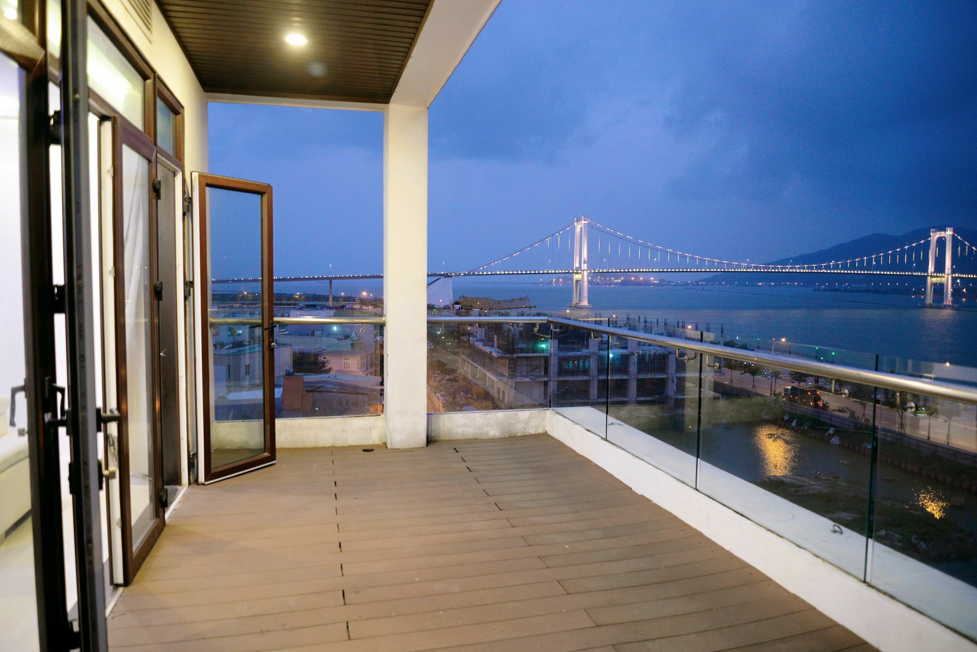 Hotel Night Sky Da Nang