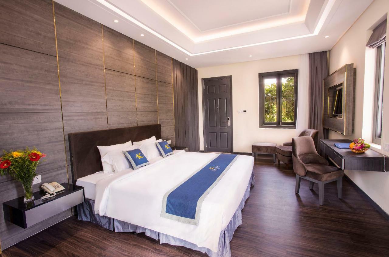 Khách sạn Beachfront